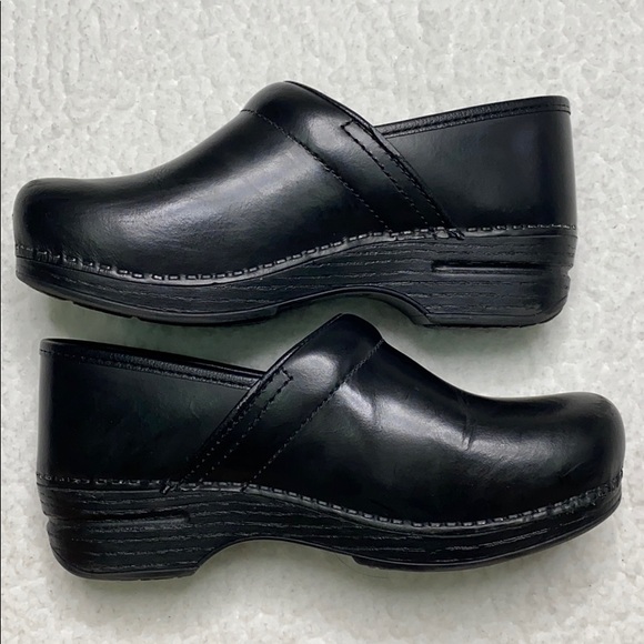 Black Dansko Clogs Size 38/8 - Picture 7 of 9